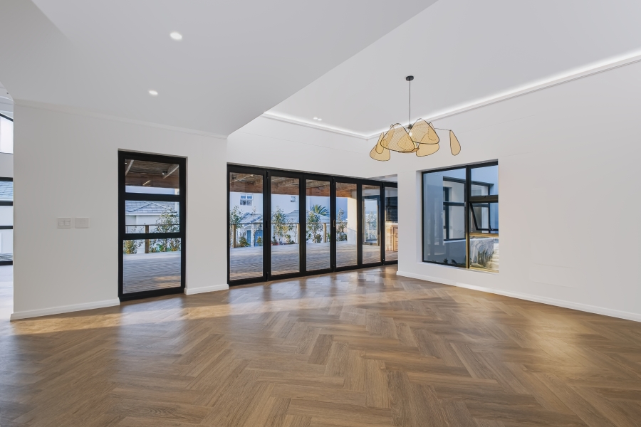 4 Bedroom Property for Sale in Baron View Western Cape